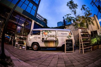 Beer Gaarden e a “Baricultura”, misto de bar e floricultura, percorrerá diferentes pontos do RJ